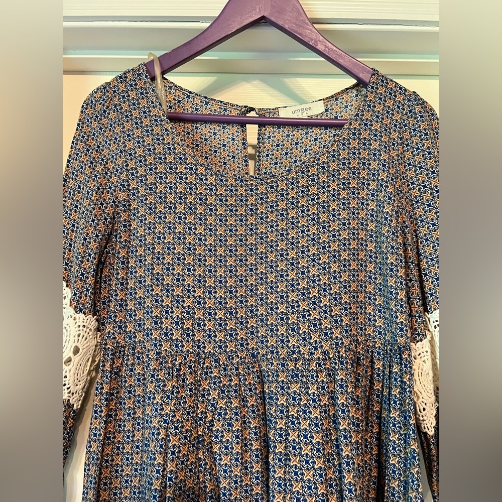 Umgee Blue and Brown/Gold Pattern Mini Dress with Lace Sleeves - Picture 2 of 9